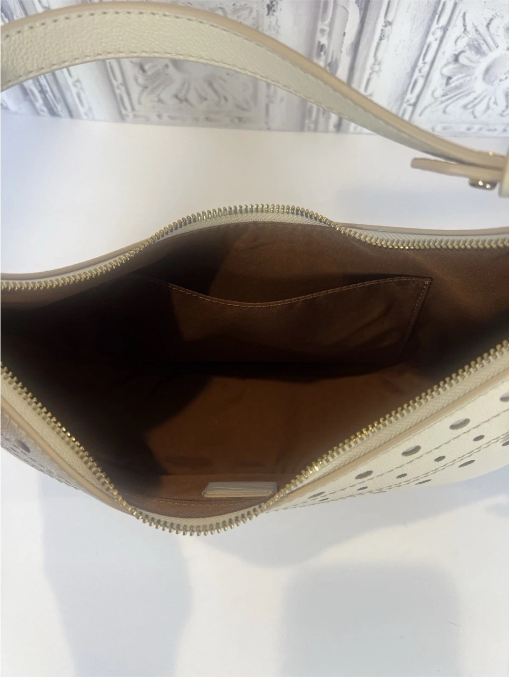NWT Fossil Shae Leather Crescent Shoulder | Arm | Cross-Body Bag Cream - Picture 10 of 16
